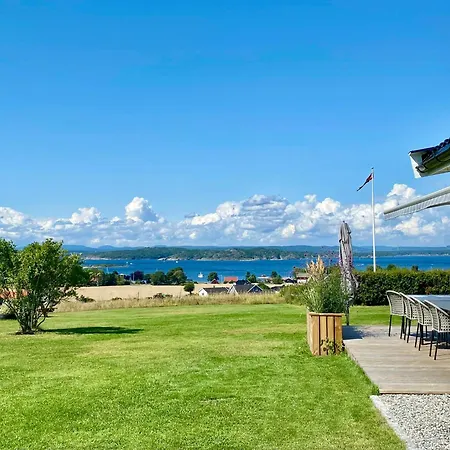 Enjoy Views In Helgeroa, Near The 펜션 Aamli